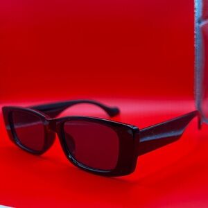 Sleek Black Rectangular Sunglasses